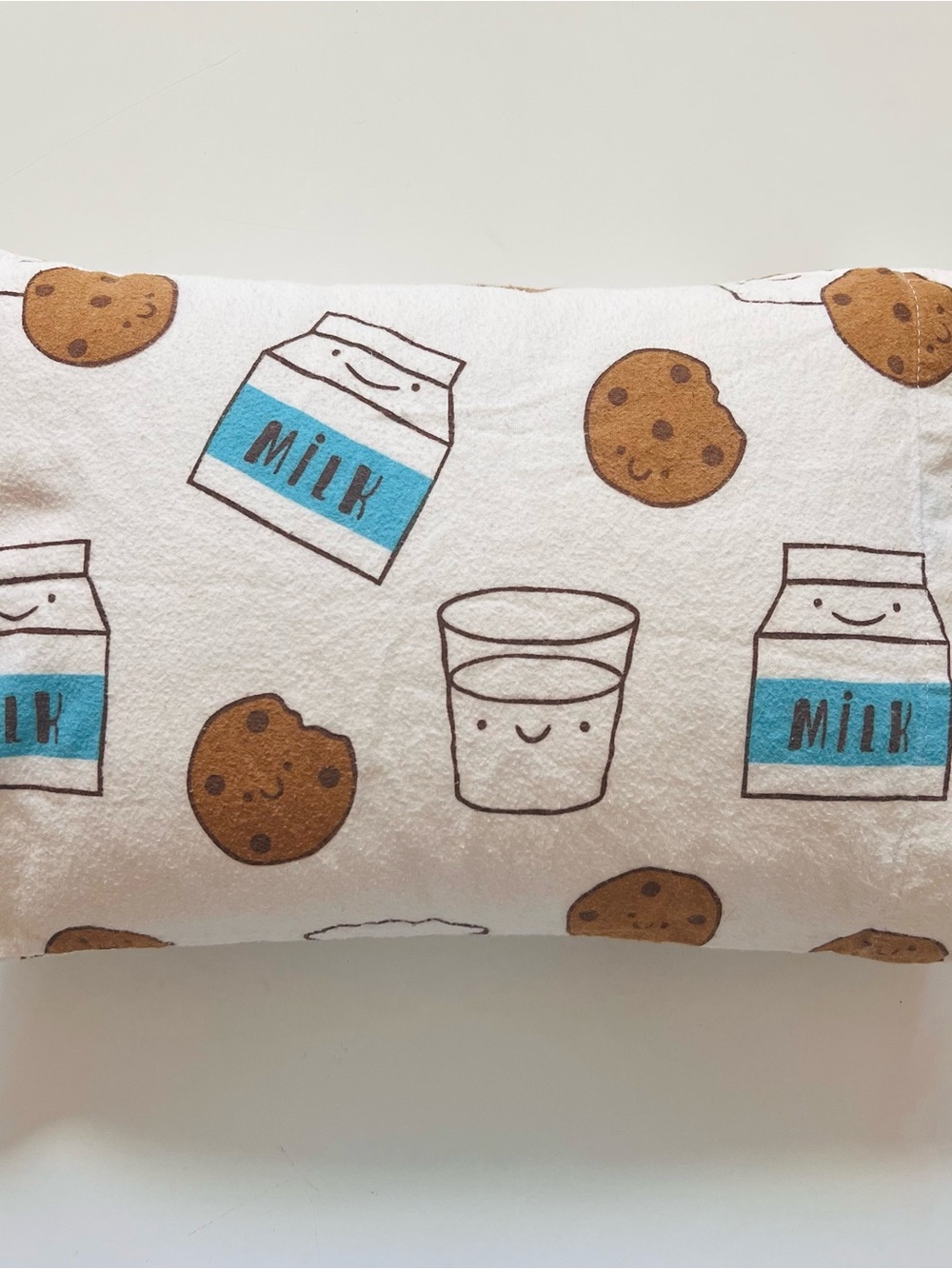 Toddler Pillow & Milk Cookies Flannel Organic Case Crate & Barrel EUC (2 pcs)
